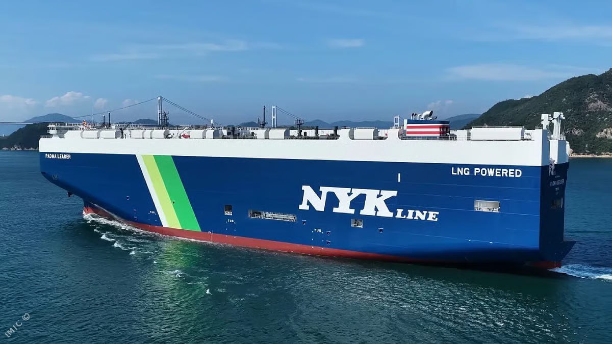 "Padma Leader" - новий двопаливний автомобілевоз NYK